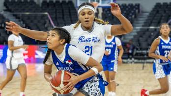 La selección femenina U-20 de Panamá luchó durante todo el partido ante Puerto Rico, pero terminó cayendo 70-61 en su segundo encuentro del torneo de baloncesto de Santo Domingo 2026.