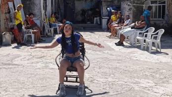 Yisyi se volvió tendencia tras grabar un video con dron desde una terraza en la favela Rocinha, en Río de Janeiro.