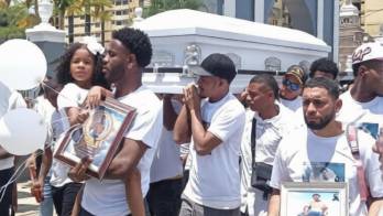 Las honras fúnebres de Carlos Betancourt se llevaron a cabo este viernes en el Cementerio Amador de El Chorrillo.