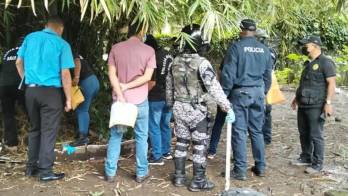 Cadáver fue hallado en un paraje a orillas del mar por personas que paseaban por la playa.