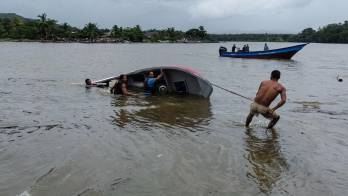 Imploran a los marinos suspender todo zarpe ya que salir a navegar bajo estas condiciones