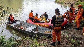 Un grupo de bañistas se topó con una maleta abandonada en el lugar