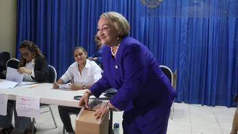 Rectora de la Unachi nombra a su gabinete para su tercer mandato