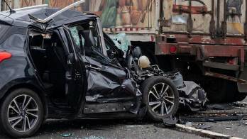 El conductor de este vehículo resultó ileso tras la fuerte colisión