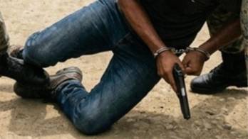 El pistolero fue llevado a audiencia el lunes y juez ordenó su detención provisional