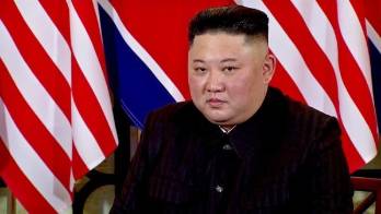 Kim Jong-un inspecciona cabezas nucleares y advierte a sus vecinos y a EE.UU.