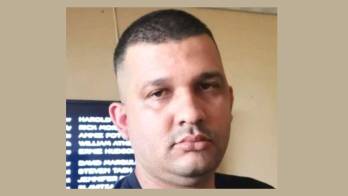 Tras el impacto, el uniformado recibió atención inmediata, pero murió de un paro cardíaco