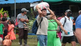 Nedrini no quedó solo: le llevaron comida, salud y esperanza