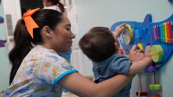 La iniciativa que se realiza mensualmente, está dirigida a fortalecer las capacidades de las familias para enfrentar los desafíos.