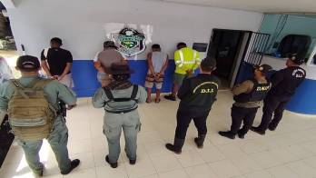 Durante la diligencia fueron ubicados cuatro adultos y dos menores de edad.
