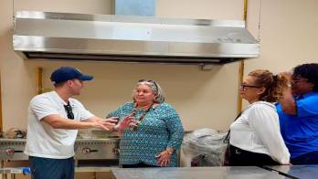 La ministra Beatriz Carles y el alcalde Mayer Mizrachi, recorrieron las instalaciones.