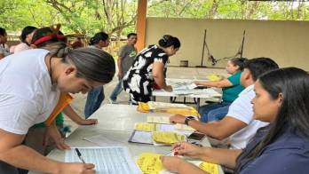 Desembolsos económicos dirigidos a la población escolar.