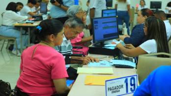 Este mecanismo garantiza que los beneficiarios reciban los pagos correspondientes de manera transparente y ordenada.