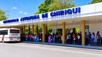Fachada de la Universidad Autónoma de Chiriquí.