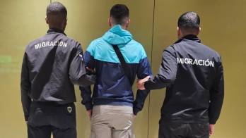 Las autoridades migratorias le negaron el ingreso al país.