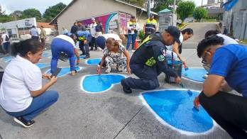 Tragedia del bus 8B-06: Reviven los corazones azules en memoria de las 18 víctimas