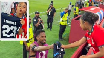 Jazlyn Guerra recibe la camiseta de Michael Amir Murillo tras el partido de Panamá en Toronto, en un emotivo encuentro que se volvió viral.