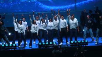 El opening de la gala estuvo a cargo de los jóvenes de la generación TalénPro 2026, quienes deslumbraron con una impecable coreografía al ritmo del himno del festival. Luis García/El Siglo