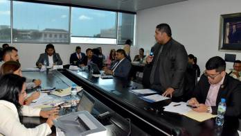 Reformas buscan ordenar el mercado y proteger al consumidor.