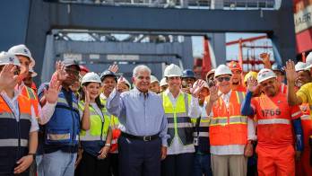 Puerto de Balboa funciona con personal 100% panameño: Mulino fue a inspeccionar