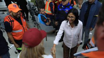 La presidenta encargada de Venezuela recibió al grupo que viajó desde Panamá.