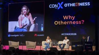 Pedro Cámara, CEO Travelgate, junto Luisa Cámara, CCO Travelgate, durante la quinta edición de la conferencia ConX, que reúne en Palma a profesionales internacionales especializados en innovación y tecnologías turísticas.