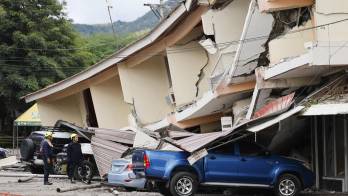 Una nueva réplica de magnitud 6.9 volvió a sacudir Panamá este viernes, horas después del terremoto principal de 7.2.