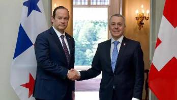 La apertura oficial estuvo a cargo del canciller Javier Martínez-Acha Vásquez.