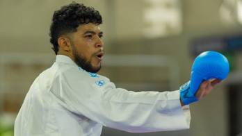 Alberto Gálvez en medio de su combate.