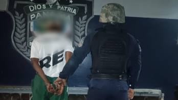 La rápida intervención policial permitió la aprehensión de un joven que portaba un arma de fuego.