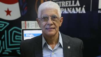 El doctor Gherson Cukier Acosta debutó en la Feria Internacional del Libro de Panamá 2026 con sus obras ‘Cuentos de vida real con moraleja’ y ‘Manual clínico práctico: Problemas respiratorios pediátricos’.