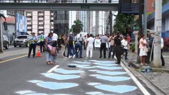 Jornada de pintura de los corazones azules.
