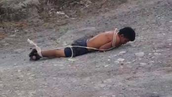 Residentes de Paso Ancho inmovilizaron al hombre tras sorprenderlo presuntamente cometiendo un hurto y lo entregaron a la Policía Nacional.