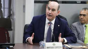 El ministro de Economía y Finanzas, Felipe Chapman,