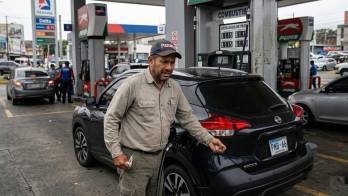 ¡Otro golpe al bolsillo! Sube la gasolina en Panamá desde este viernes santo