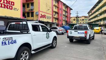 La Policía Nacional acordonó el área donde se registraron los disparos en Residencial Los Lagos, conocido como La Feria.
