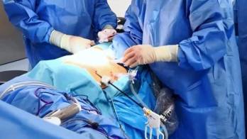 Las autoridades han asegurado que se dará prioridad a los médicos nacionales.