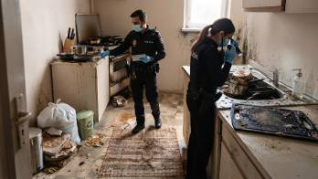 Fue arrestada el 9 de agosto después de que la policía encontrara a sus tres hijos viviendo en condiciones insalubres.