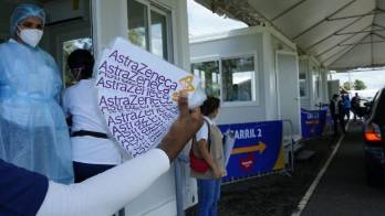 Suspenden hasta el miércoles vacunación con AstraZeneca en La Chorrera y Colón