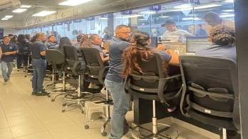 Este domingo también habrá atención al público.