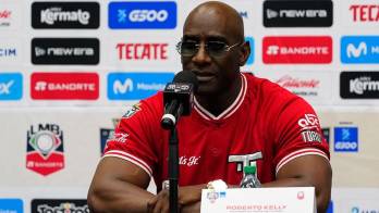 Roberto Kelly en la conferencia de prensa.