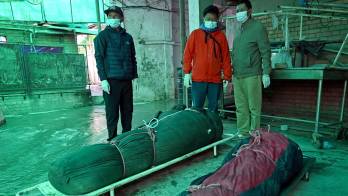 Las autoridades de Nepal suspendieron este martes las labores de búsqueda de los desaparecidos. Cuatro cuerpos fueron recuperados hasta el momento.