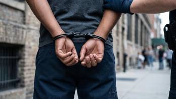 El caso ha generado indignación y reabierto la discusión sobre la responsabilidad penal de los menores.