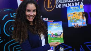 Irina Hollendoner presentó ‘Margarita, la niña curiosa’ se presentó en el stand que El Siglo y La Estrella de Panamá.