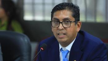 El rector Absel Navarro, al sustentar el presupuesto de la Unachi ante la Comisión de Presupuesto de la Asamblea Nacional, planteó la crisis económica que atraviesa la universidad.