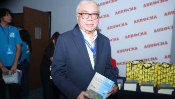Jorge Eduardo Ritter presentó ‘De manos ajenas a manos propias’ en la FIL Panamá 2026.