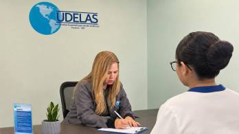 El Centro de Orientación y Atención Socioeducativa a los Estudiantes (COASES) ofrece atención y acompañamiento gratuito a estudiantes en todo el país.