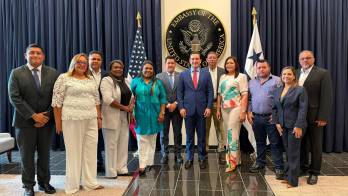 alcaldes en la embajada de Estados Unidos