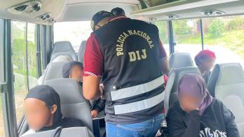 Los ciudadanos indicaron que no tenían documentos de identificación porque, presuntamente, un posible traficante de personas se los había retirado.