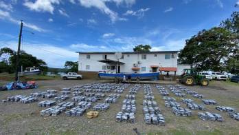 Dos ciudadanos colombianos fueron aprehendidos durante el operativo marítimo desarrollado en el Pacífico Occidental.